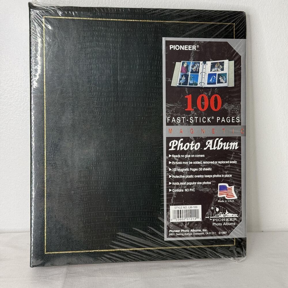 Pioneer LM-100 Magnetic Self-Adhesive Photo Album 100 Fast-Stick Pages Green